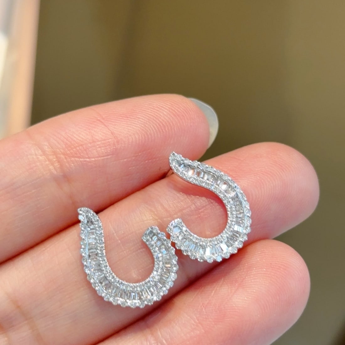 14k Gold 0.62 Ct Natural H Diamond Earrings - 2