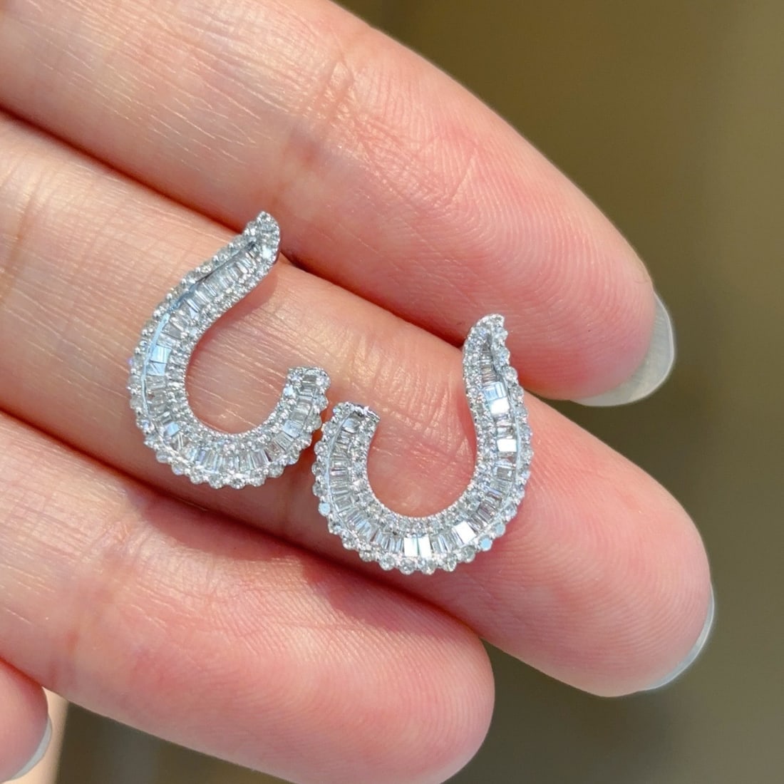 14k Gold 0.62 Ct Natural H Diamond Earrings - 4