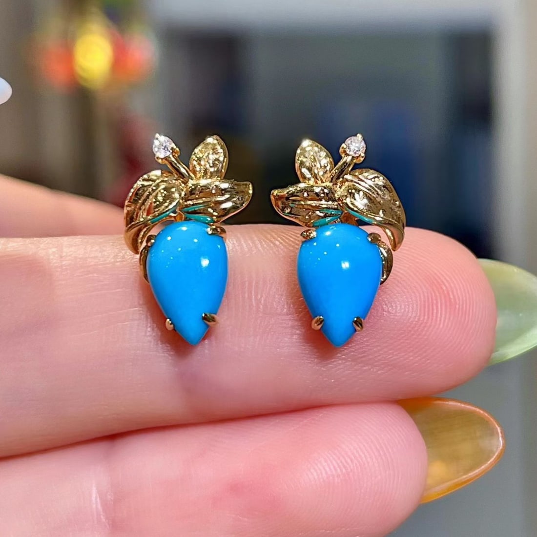 14k Gold 2.13 Ct Natural Blue Turquoise & Diamond Earrings: Ref:231124196 // gold content:14k gold // main gemstone:blue turquoise // shape:pear // carat weight:2. 13ct // color:blue // treatment:natural // // adjacent gemstone 2 : diamond // shape:round //
