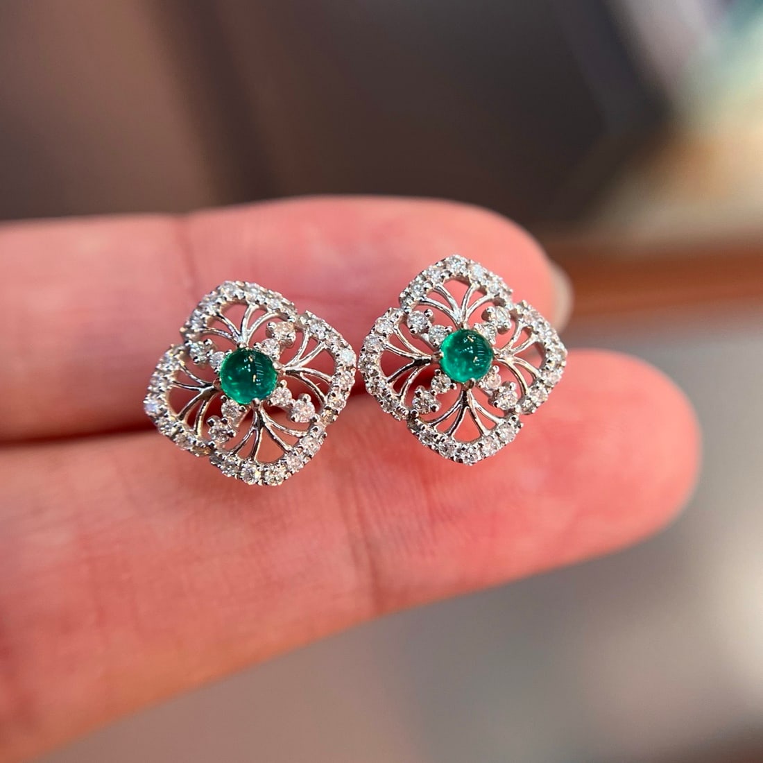 14k Gold 0.72 Ctw Natural Emerald & Diamond Earrings - 2