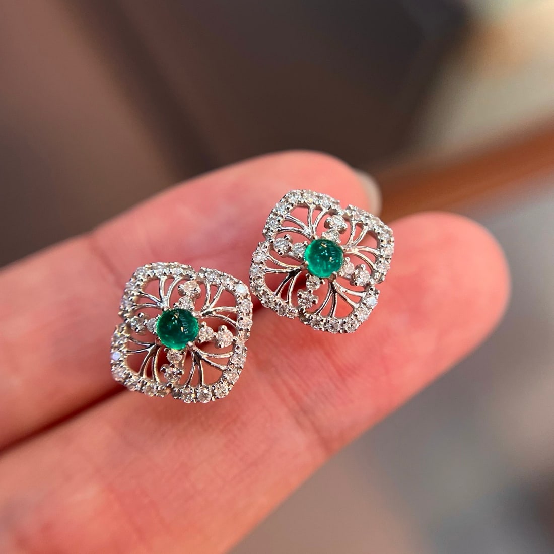 14k Gold 0.72 Ctw Natural Emerald & Diamond Earrings - 3