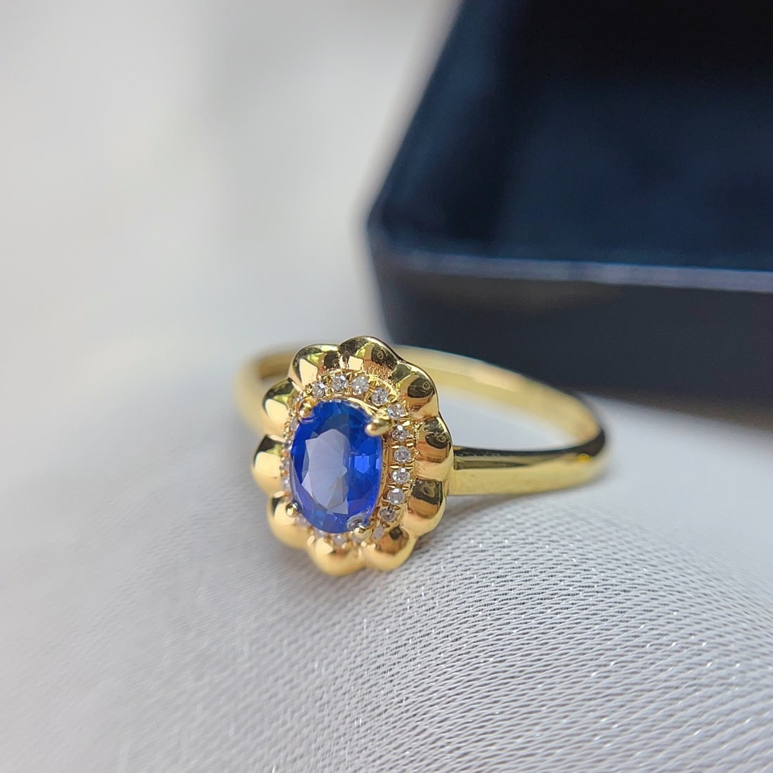 14k Gold 0.75 Ct Natural Sapphire & Diamond Ring - 2