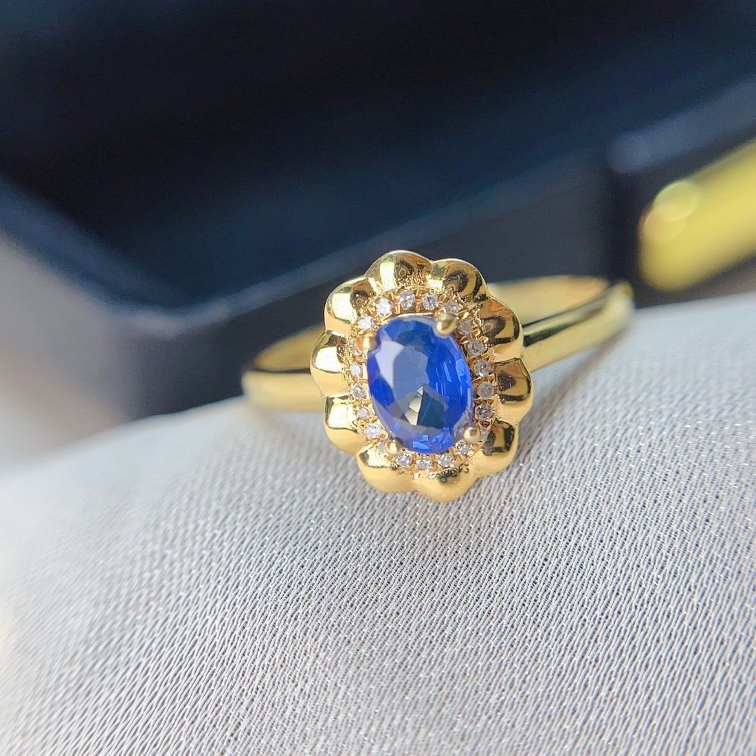 14k Gold 0.75 Ct Natural Sapphire & Diamond Ring - 5