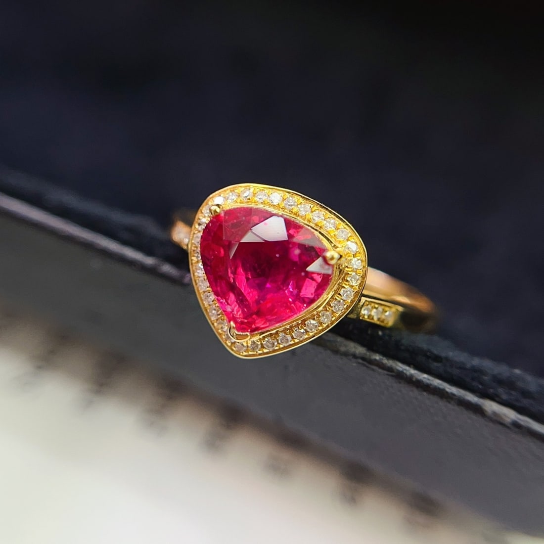 14k Gold 1.30 Ct Natural Ruby & Diamond Ring - 4