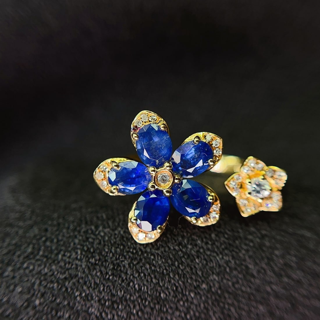 14k Gold 2.00 Ct Natural Sapphire & Diamond & Sapphire Ring - 2