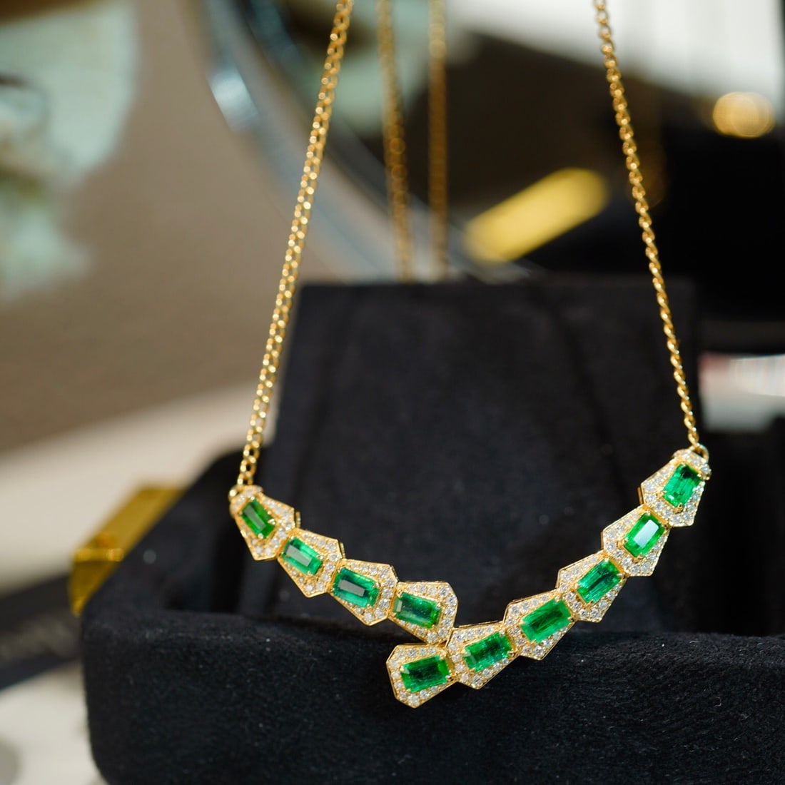 14k Gold 3 Ct Vivid Green Natural Emerald & Diamond Necklace - 7