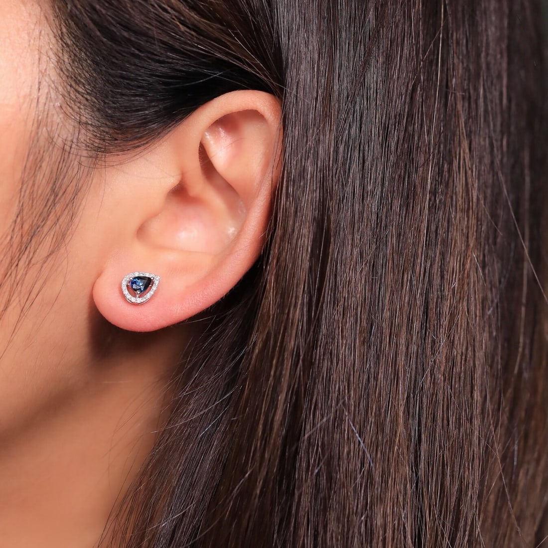 14k Gold 0.62 Ct Vivid Blue Natural Sapphire & Diamond Earrings - 3