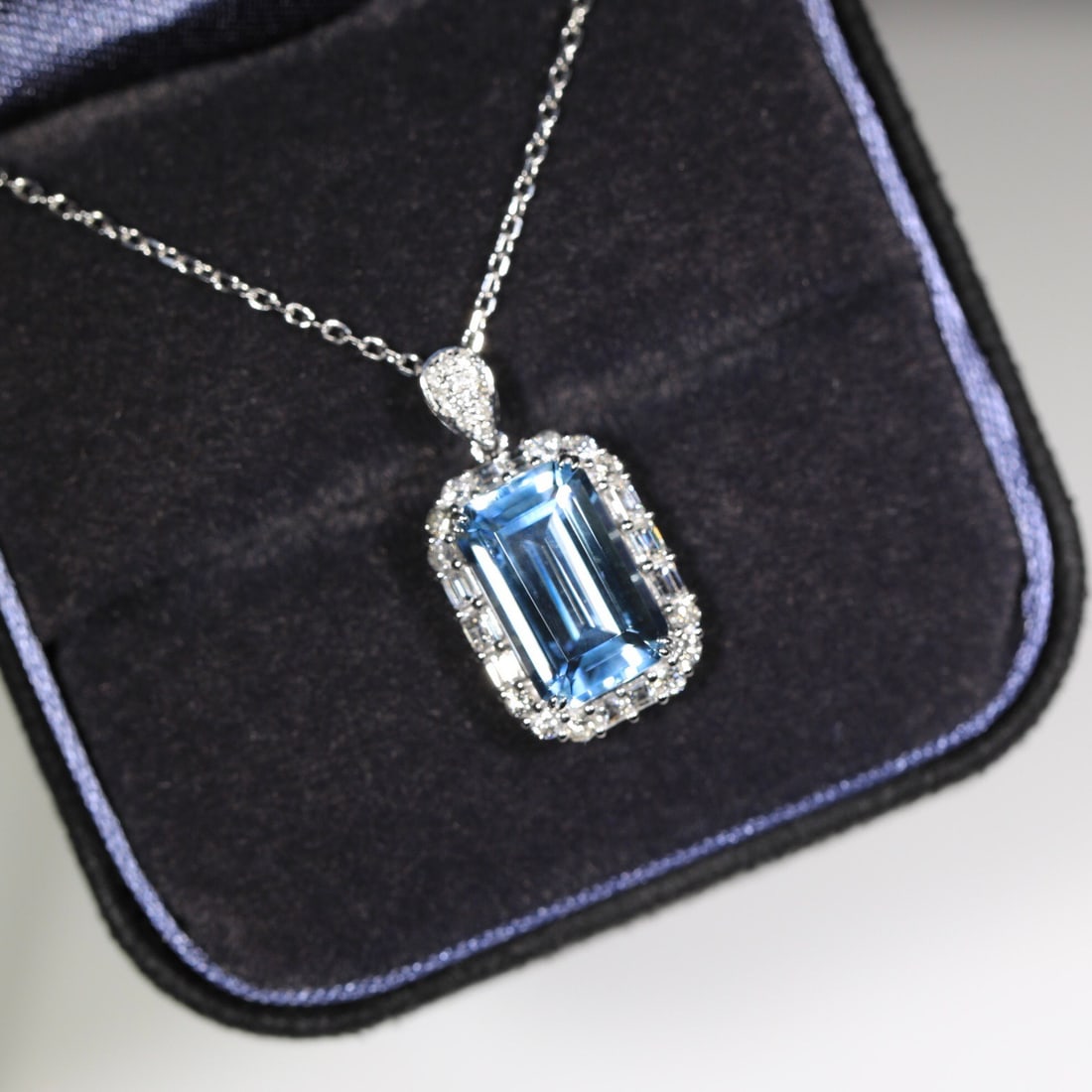 14k Gold 2.33 Ct Natural Aquamarine & Diamond Pendant( Without Chain ) - 6