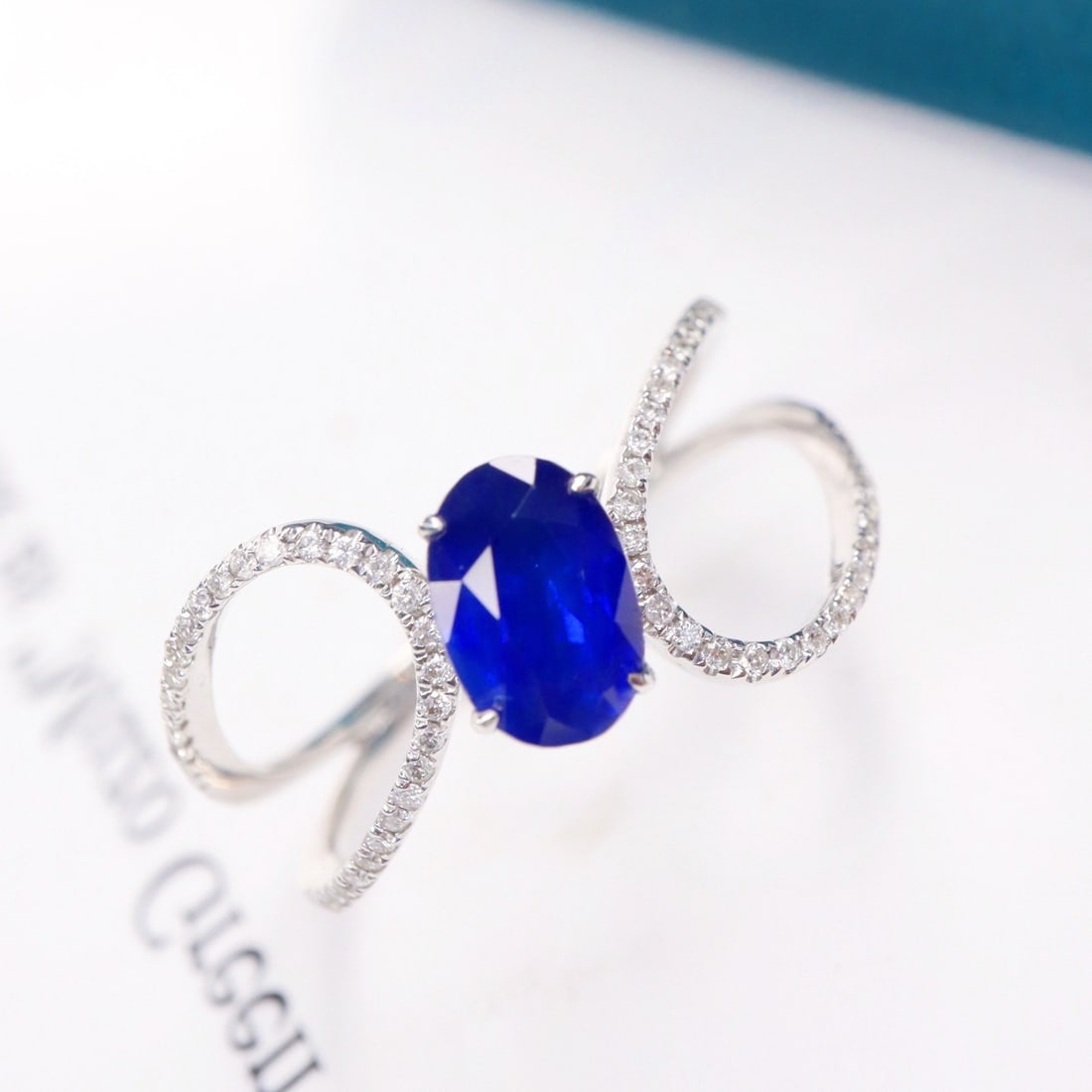 14k Gold 1.31 Ctw Vivid Blue Natural Sapphire & Diamond Ring - 4