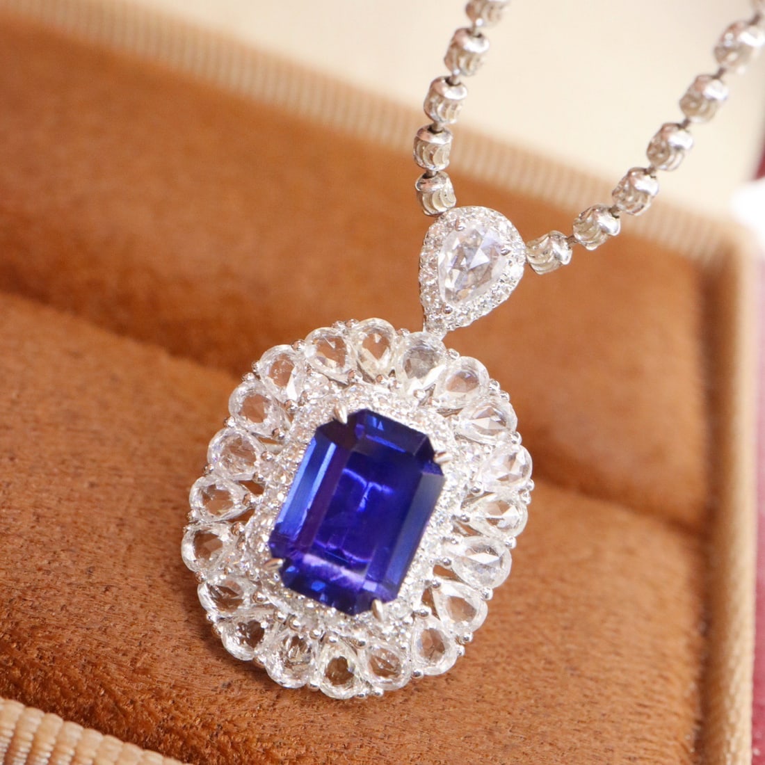 14k Gold 1.64 Ctw Natural Sapphire & Diamond Pendant( Without Chain ): Ref:231124379 // gold content:14k gold // main gemstone:sapphire // shape:octagonal // carat weight:1. 52ct // color:blue // treatment:natural // // adjacent gemstone 2 : diamond // shape:round //