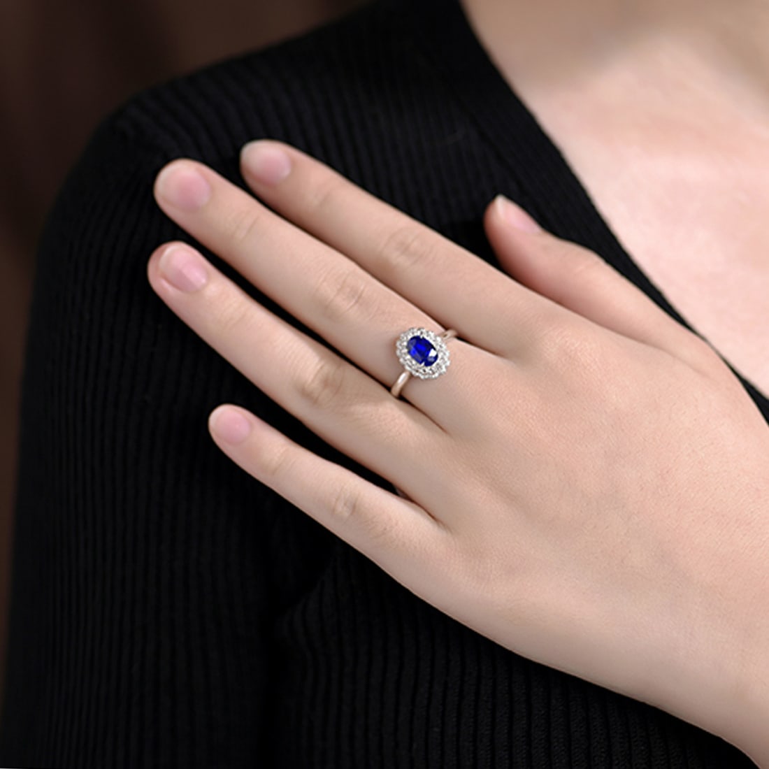 14k Gold 1.88 Ctw Vivid Blue Natural Sapphire & Diamond Ring - 5