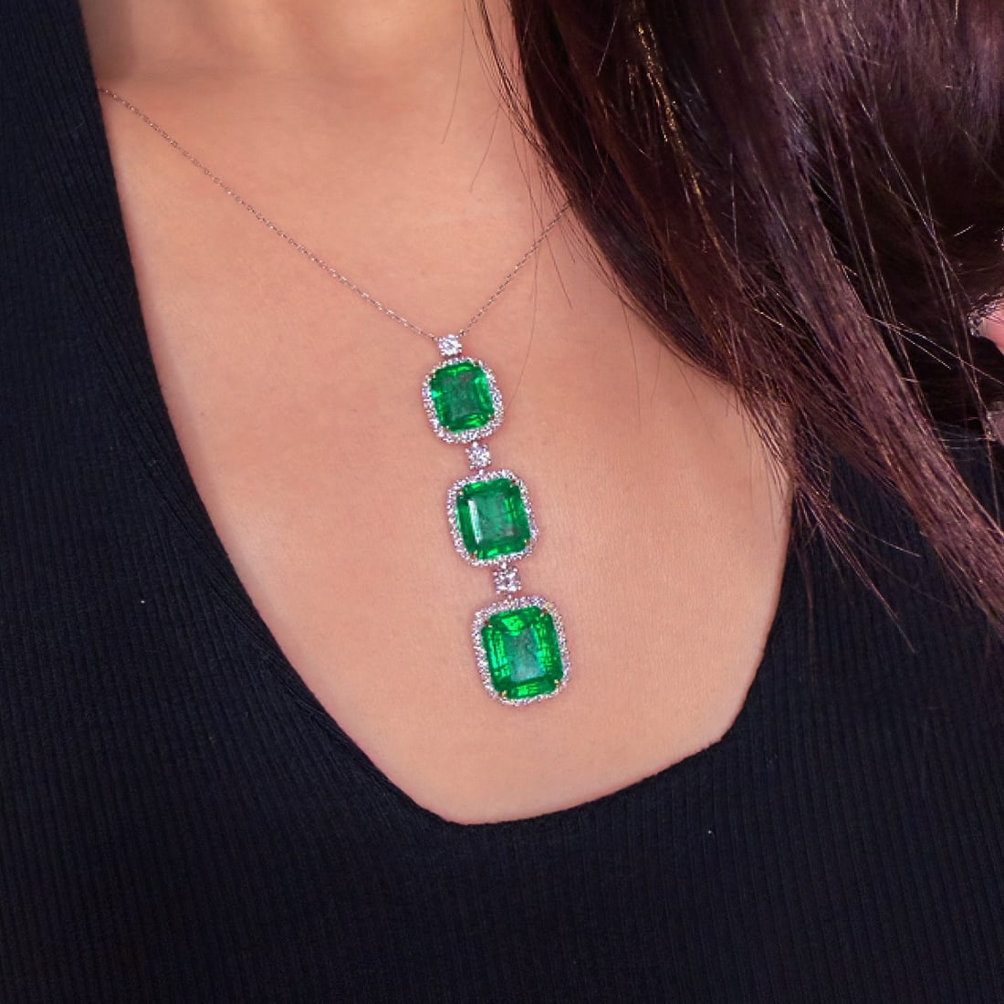 14k Gold 9.1 Ct Vivid Green Natural Emerald & Diamond Necklace - 8