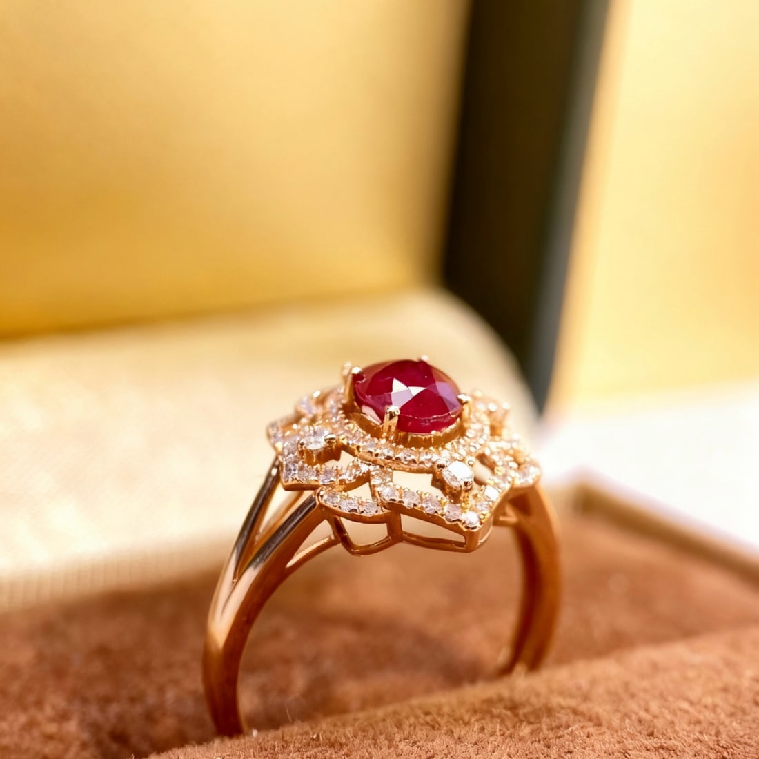 14k Gold 0.7 Ct Vivid Red Natural Ruby & Diamond Ring - 2
