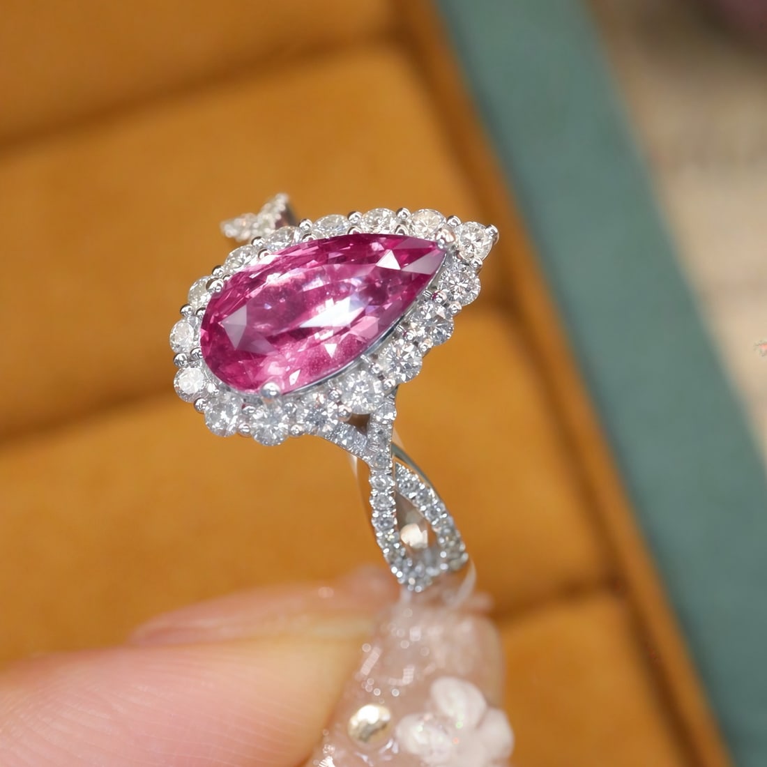 14k Gold 1.98 Ctw Natural Padparadscha Sapphire & Diamond Ring - 2