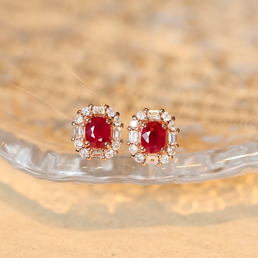 14k Gold 1.29 Ctw Vivid Red Natural Ruby & Diamond Earrings: Ref:231124407 // gold content:14k gold // main gemstone:ruby // shape:oval // carat weight:0. 8ct // color:vivid red // treatment:natural // // adjacent gemstone 2 : diamond // shape:multiple //