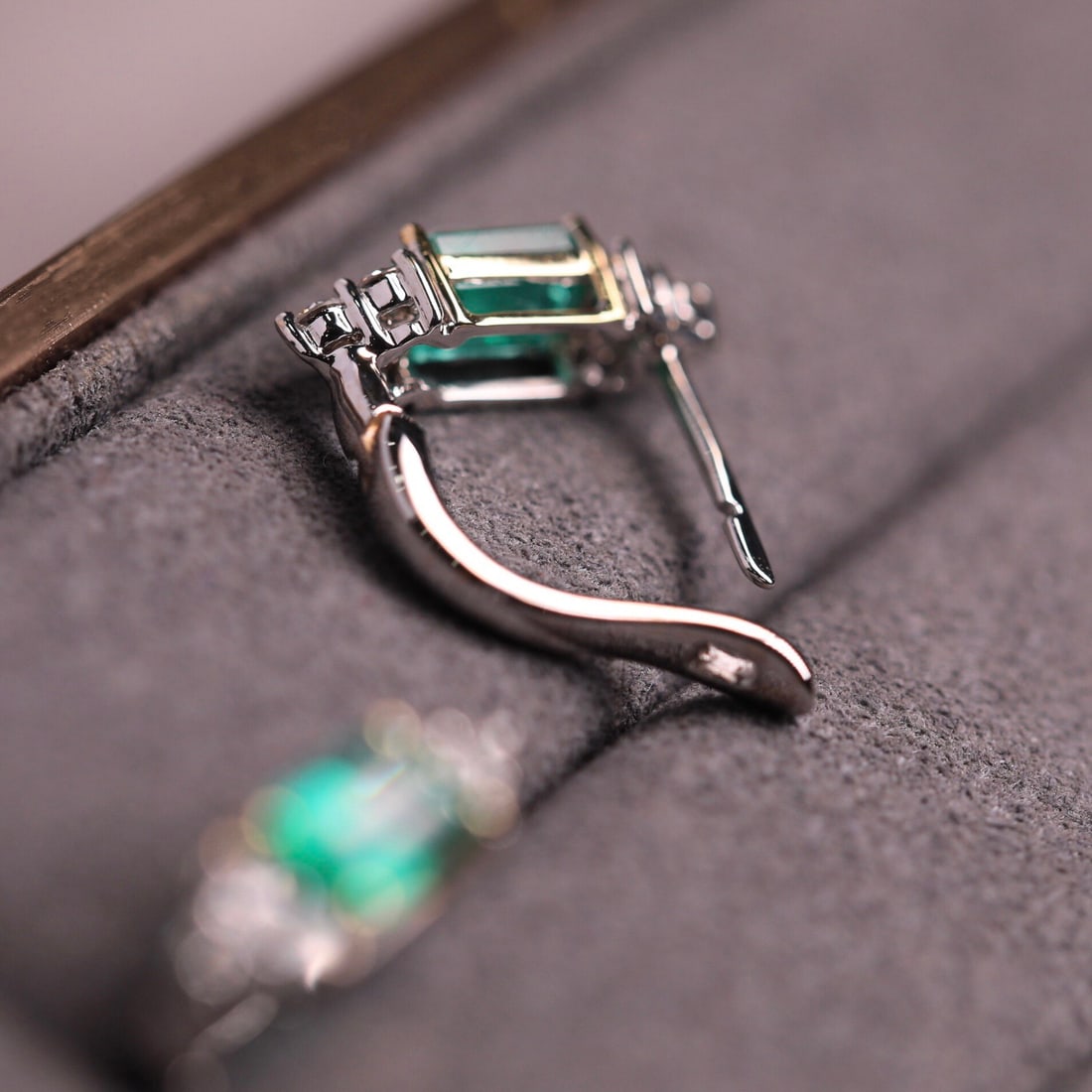 14k Gold 1.23 Ct Natural Emerald & Diamond Earrings - 2