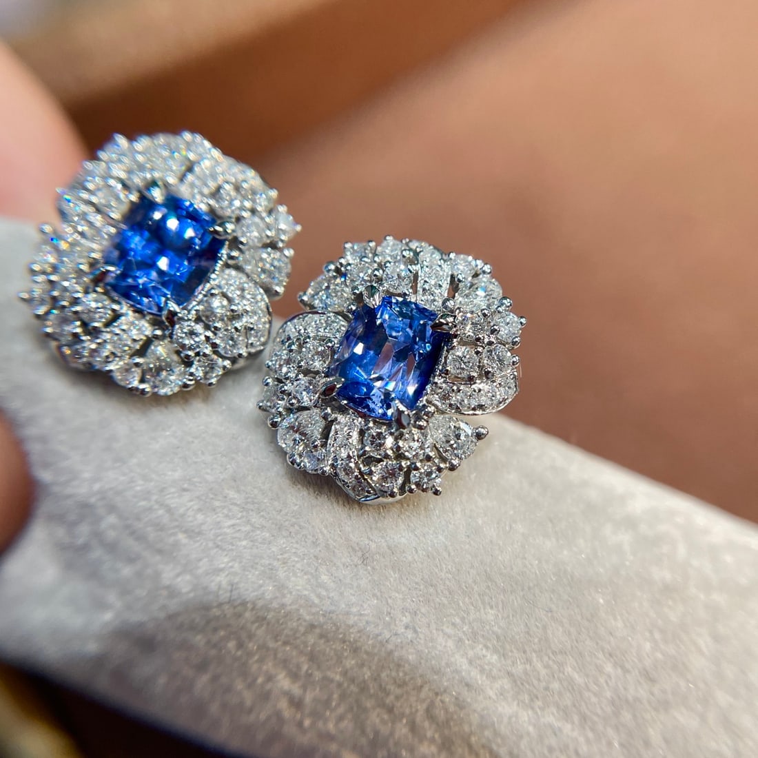 14k Gold 2.00 Ct Natural Sapphire & Diamond Earrings - 4