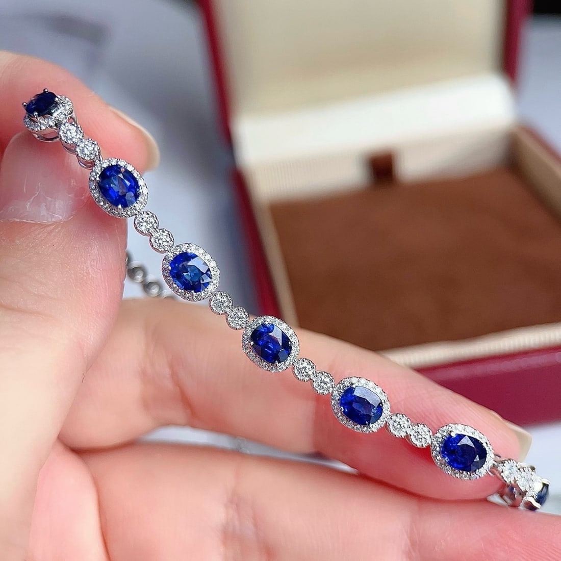 14k Gold 3.82 Ctw Vivid Blue Natural Sapphire & Diamond Bracelet - 2