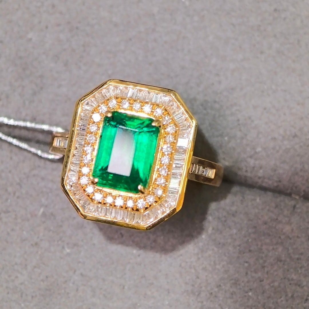 14k Gold 2.84 Ctw Vivid Green Natural Emerald & Diamond Ring - 3