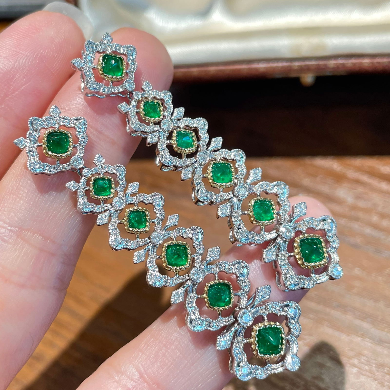 14k Gold 2.00 Ct Vivid Green Natural Emerald & Diamond Earrings - 4