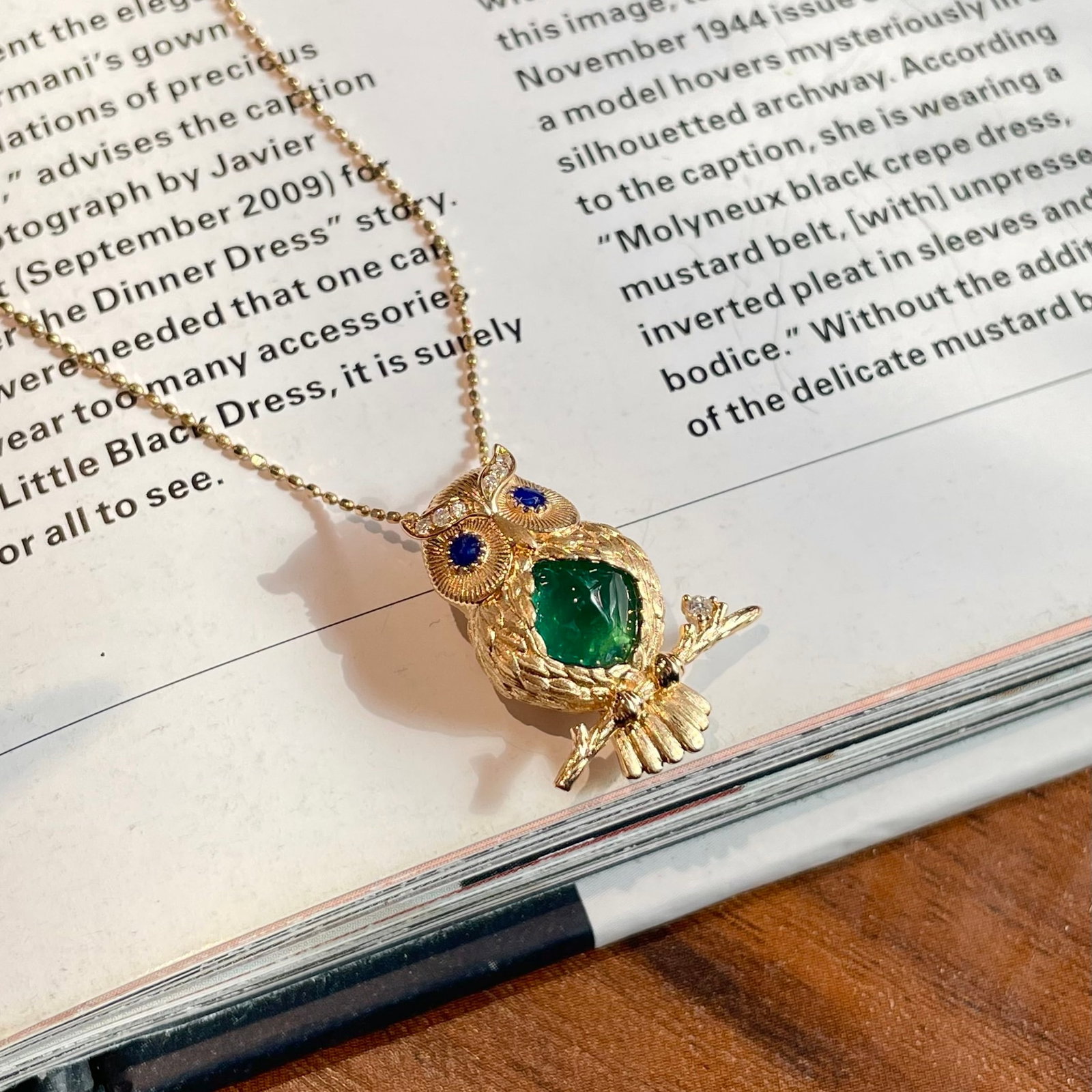 14k Gold 3.12 Ct Natural Emerald & Diamond & Sapphire Pendant( Without Chain ): Ref:231124443 // gold content:14k gold // main gemstone:emerald // shape:sugar-loaf // carat weight:3. 12ct // color:green // treatment:natural // // adjacent gemstone 2 : diamond // shape:round //