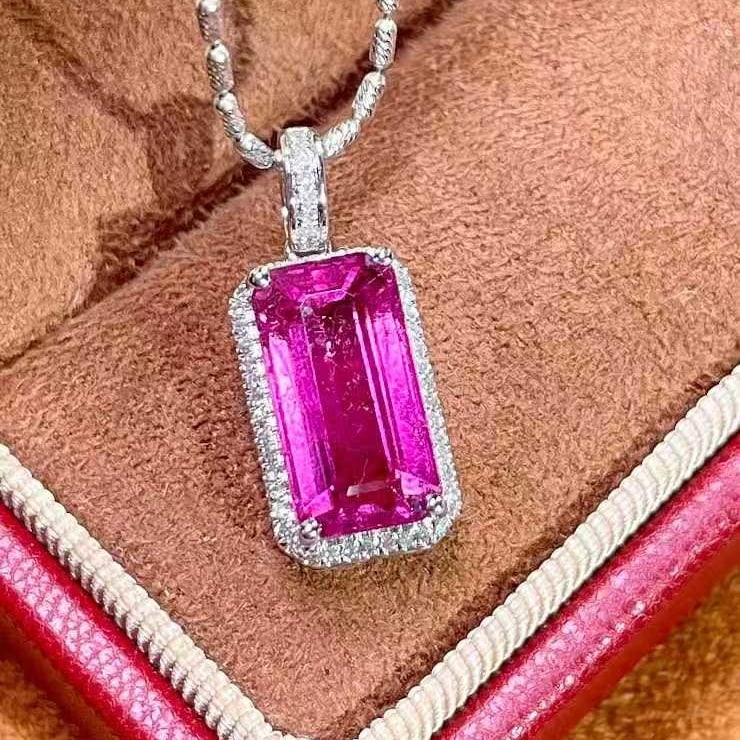 14k Gold 3.80 Ct Natural Tourmaline & Diamond Pendant( Without Chain ): Ref:231067089 // gold content:14k gold // main gemstone:tourmaline // shape:octagonal // carat weight:3. 80ct // color:purplish red // treatment:natural // // adjacent gemstone 2 : diamond //