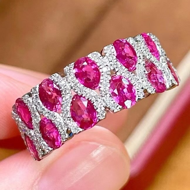 14k Gold 2.55 Ct Natural Ruby & Diamond Ring: Ref:231067102 // gold content:14k gold // ring size:7. 25us // // main gemstone:ruby // shape:oval // carat weight:2. 55ct // color:red // treatment:natural // // adjacent gemstone 2 : diamond //