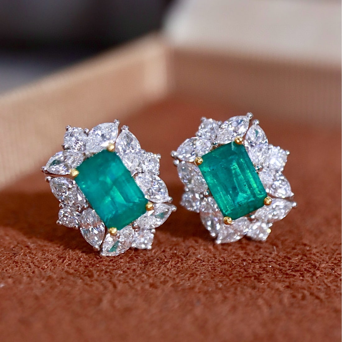 14k Gold 2.32 Ctw Natural Emerald & Diamond Earrings: Ref:231067103 // gold content:14k gold // main gemstone:emerald // shape:octagonal // carat weight:1. 21ct // color:green // treatment:natural // // adjacent gemstone 2 : diamond // shape:multiple //