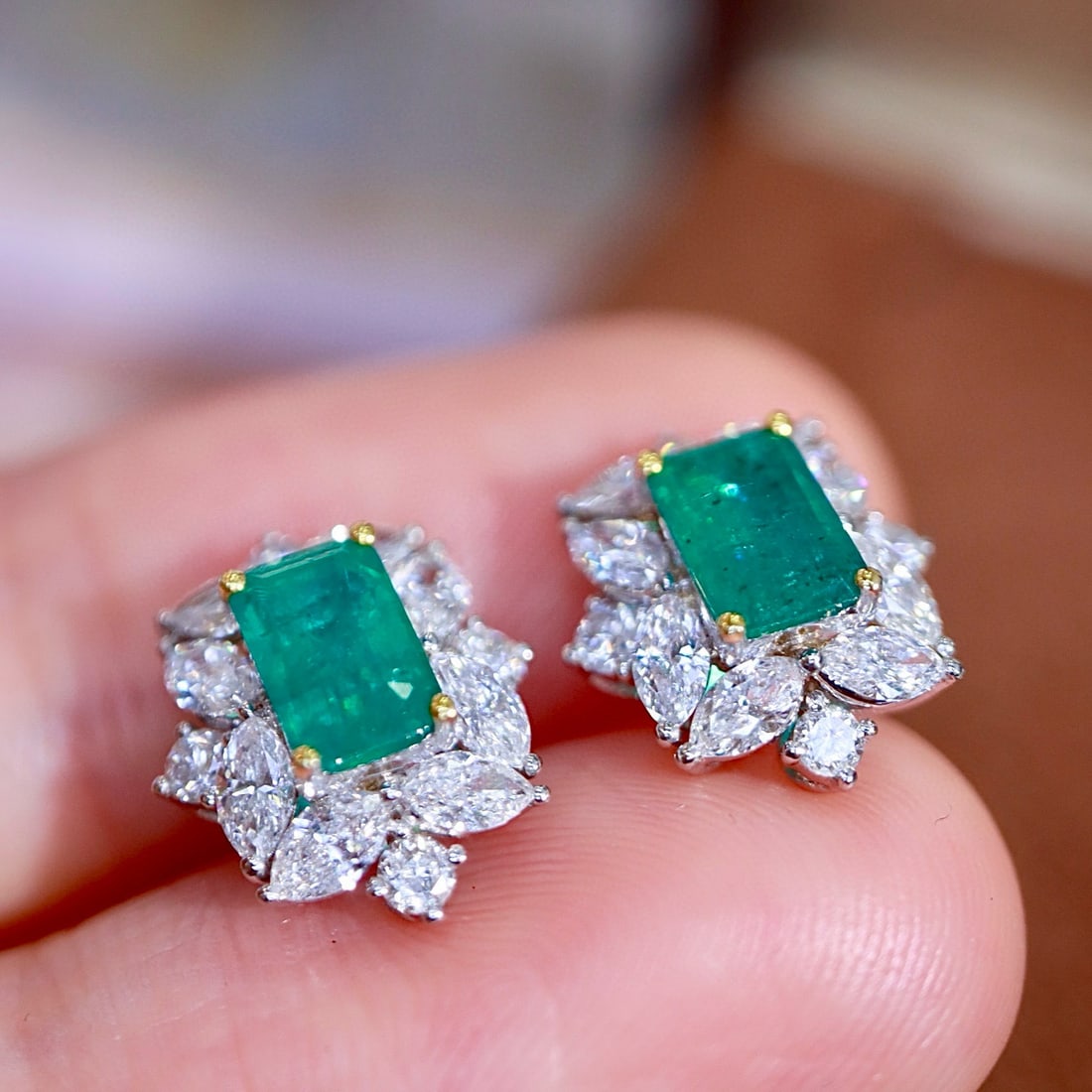 14k Gold 2.32 Ctw Natural Emerald & Diamond Earrings - 5