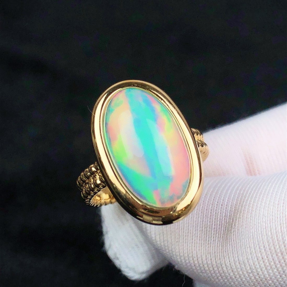 14k Gold 4.36 Ct Natural Opal Ring - 2