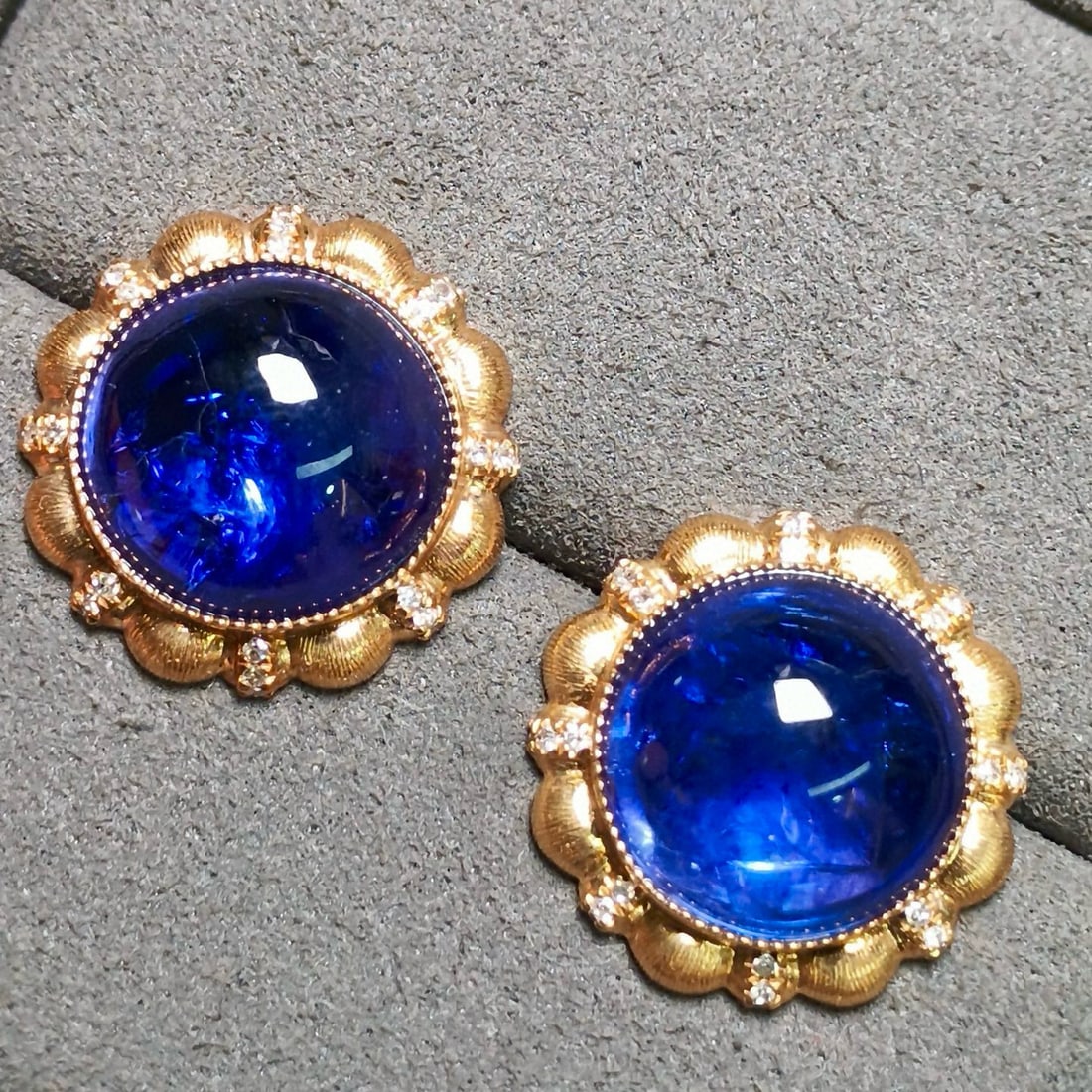 14k Gold 17.33 Ct Natural Tanzanite & Diamond Earrings - 3
