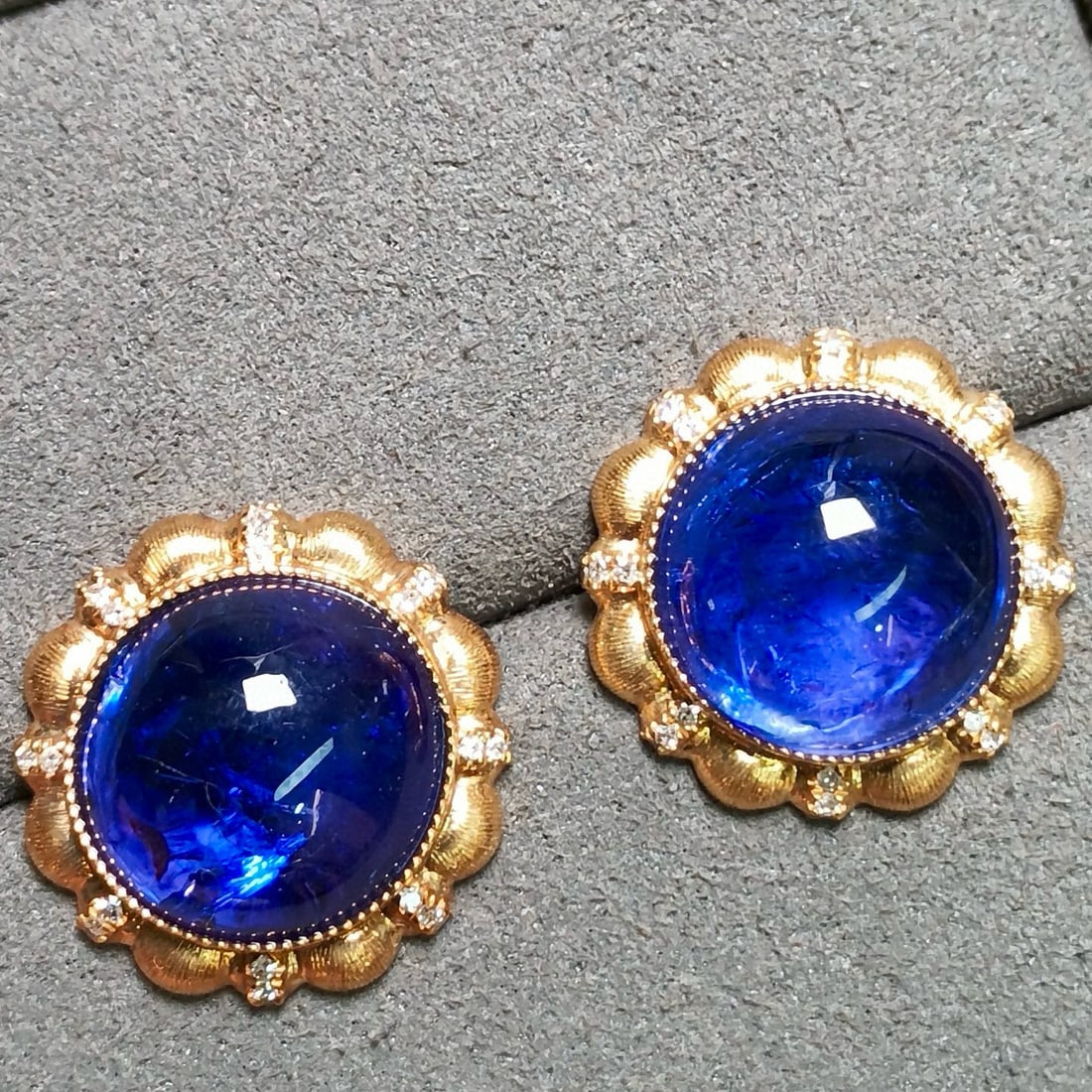14k Gold 17.33 Ct Natural Tanzanite & Diamond Earrings - 5