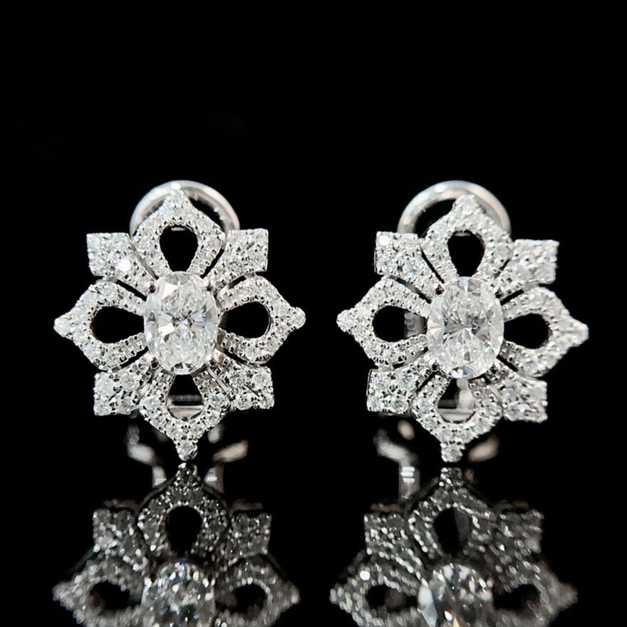 14k Gold 0.89 Ctw Natural H Diamond Earrings: Ref:231068011 // gold content:14k gold // main gemstone:diamond // shape:oval // carat weight:0. 6ct // clarity grade:vs-si // color:h // treatment:natural // // adjacent gemstone 2 : diamond //