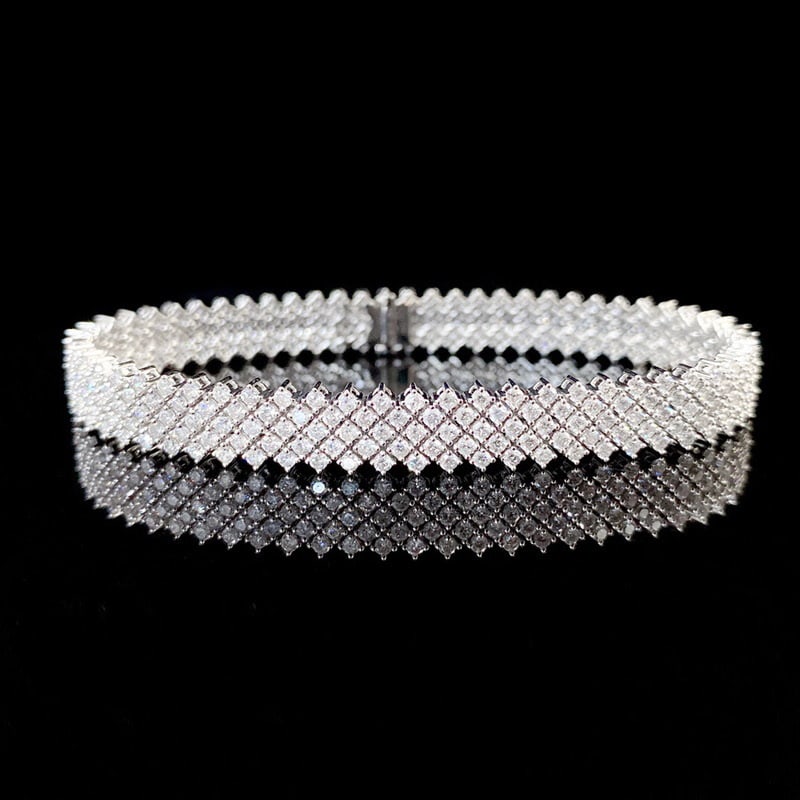 14k Gold 5.5 Ct Natural H Diamond Bracelet: Ref:231068025 // gold content:14k gold // main gemstone:diamond // shape:round // carat weight:5. 5ct // clarity grade:vs-si // color:h // treatment:natural // cut grade:g // Condition: NewLow