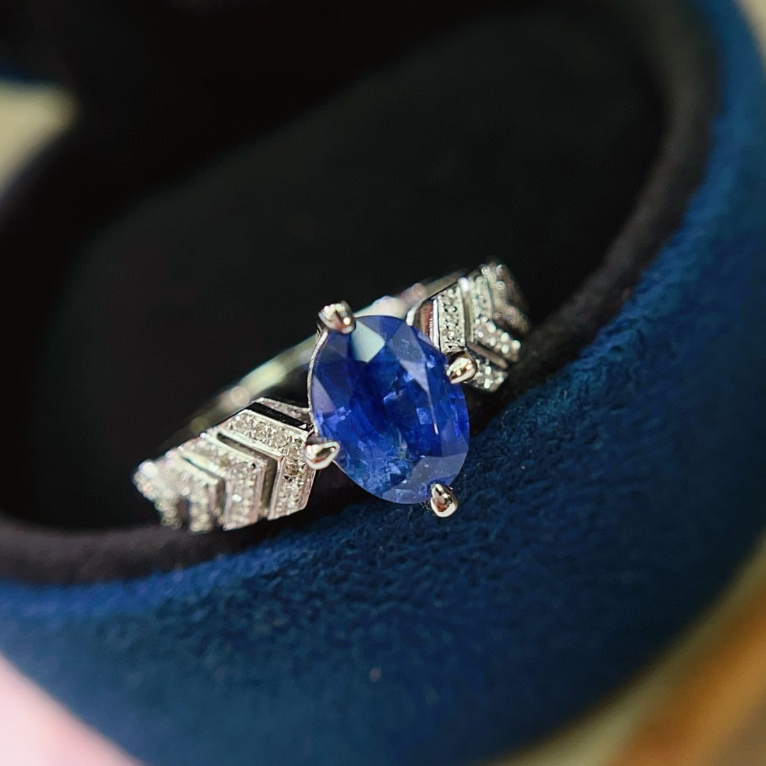 14k Gold 1.65 Ct Natural Sapphire & Diamond Ring: Ref:231068071 // gold content:14k gold // ring size:7. 25us // // main gemstone:sapphire // shape:oval // carat weight:1. 65ct // color:blue // treatment:natural // // adjacent gemstone 2 :