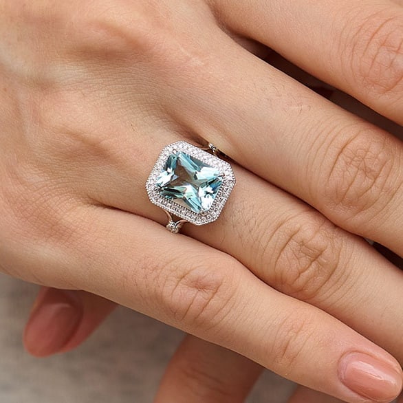 14k Gold 3.03 Ct Natural Aquamarine & Diamond Ring - 9