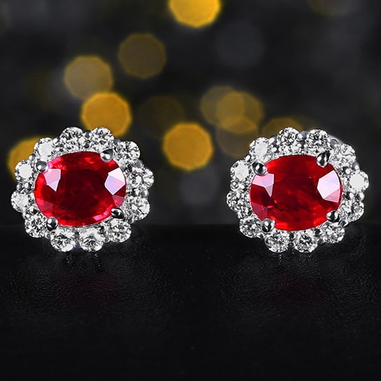 14k Gold 1.43 Ctw Natural Ruby & Diamond Earrings: Ref:231068097 // gold content:14k gold // main gemstone:ruby // shape:oval // carat weight:1. 07ct // color:pigeonblood red // treatment:natural // // adjacent gemstone 2 : diamond // number of