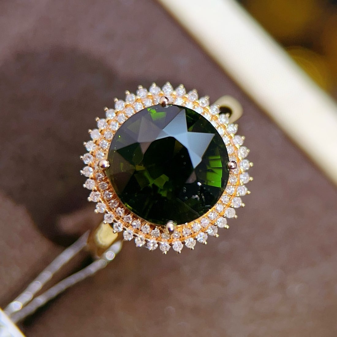 14k Gold 5.36 Ctw Natural Tourmaline & Diamond Ring: Ref:231068149 // gold content:14k gold // ring size:7. 25us // // main gemstone:tourmaline // shape:oval // carat weight:5. 05ct // color:green // treatment:natural // // adjacent gemstone 2 :