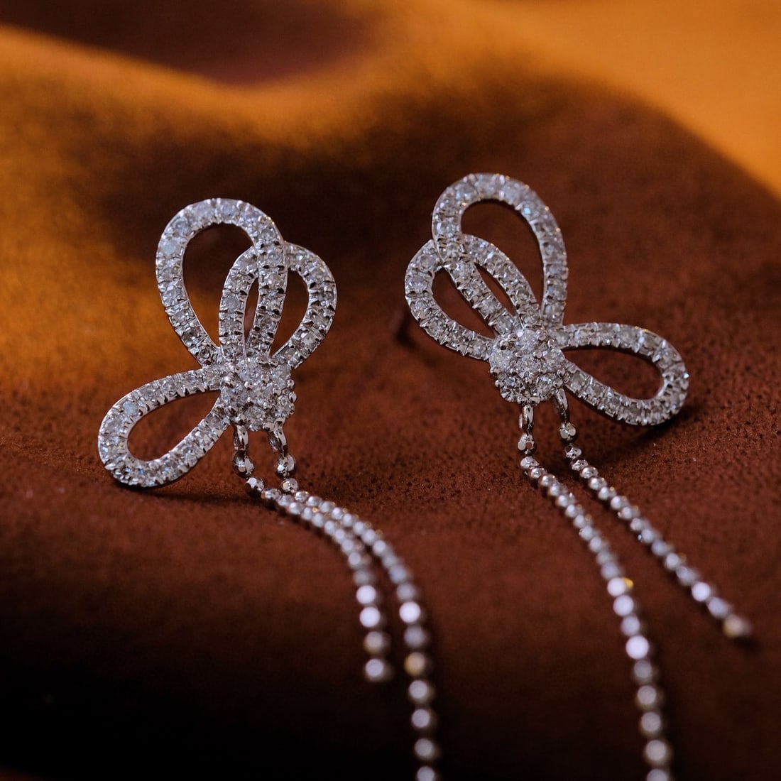 14k Gold 0.56 Ct Natural H Diamond Earrings: Ref:231068158 // gold content:14k gold // main gemstone:diamond // shape:round // carat weight:0. 56ct // clarity grade:vs-si // color:h // treatment:natural // cut grade:g // Condition: NewLow