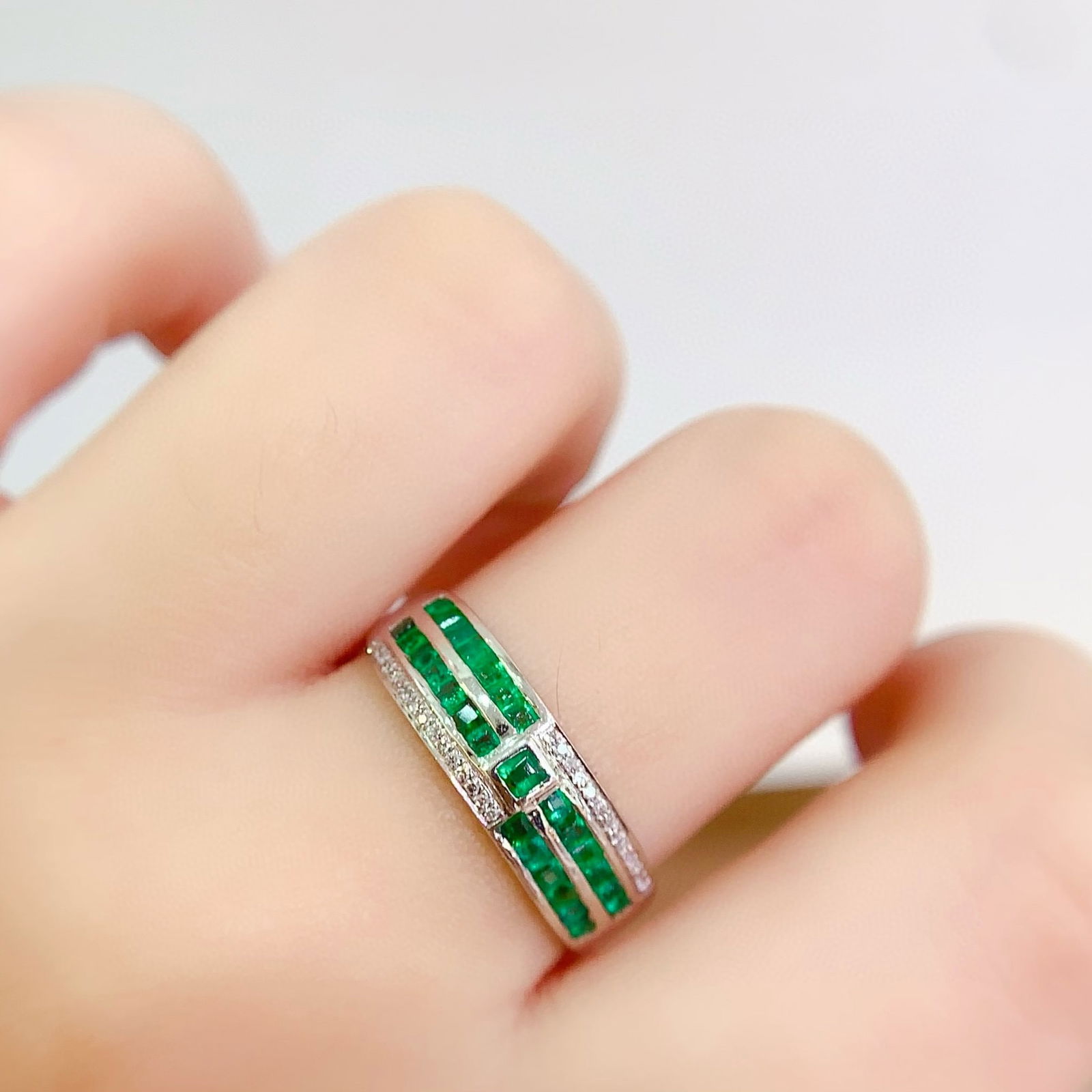 14k Gold 1 Ct Vivid Green Natural Emerald & Diamond Ring - 7