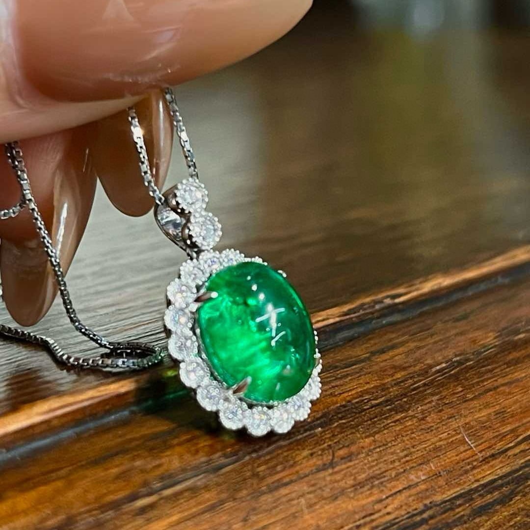 14k Gold 3.95 Ctw Vivid Green Natural Emerald & Diamond Pendant( Without Chain ): Ref:231068175 // gold content:14k gold // main gemstone:emerald // shape:oval // carat weight:3. 71ct // color:vivid green // treatment:natural // // adjacent gemstone 2 : diamond // shape:round //