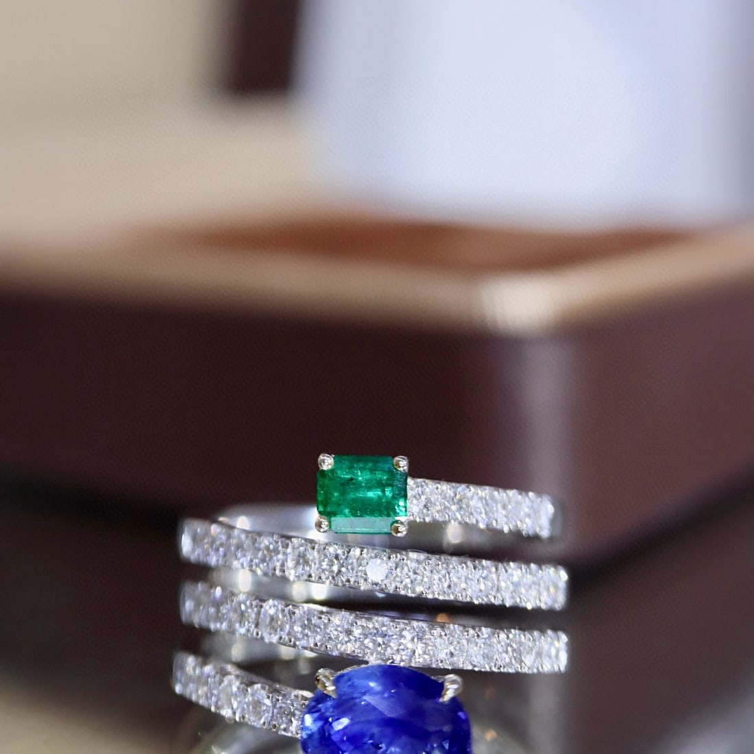 14k Gold 2.11 Ctw Natural Sapphire & Emerald Ring: Ref:231068183 // gold content:14k gold // ring size:7. 25us // // main gemstone:sapphire // shape:oval // carat weight:1. 8ct // color:blue // treatment:natural // // adjacent gemstone 2 : emerald