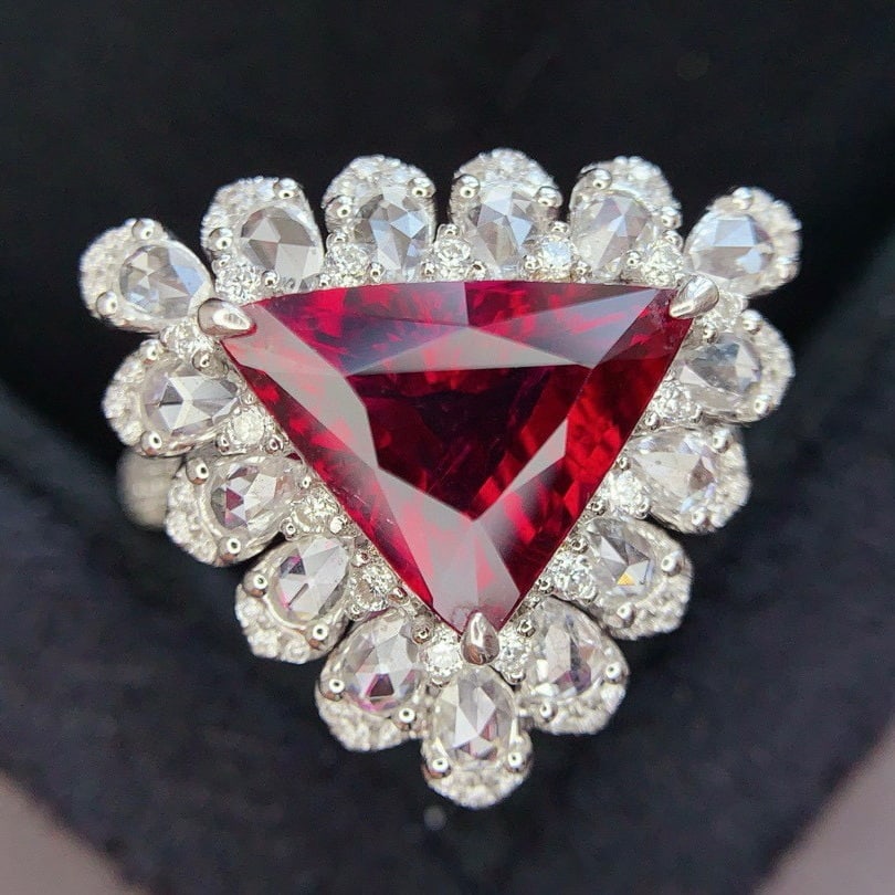 14k Gold 4.77 Ctw Natural Ruby & Diamond Ring: Ref:231068203 // gold content:14k gold // ring size:7. 25us // // main gemstone:ruby // shape:triangle // carat weight:3. 59ct // color:red // treatment:natural // // adjacent gemstone 2 : diamond