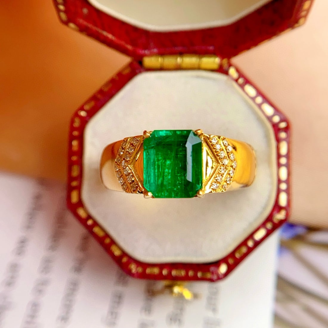 14k Gold 1.55 Ct Vivid Green Natural Emerald & Diamond Ring: Ref:231068215 // gold content:14k gold // ring size:7. 25us // // main gemstone:emerald // shape:octagonal // carat weight:1. 55ct // color:vivid green // treatment:natural // // adjacent gemstone