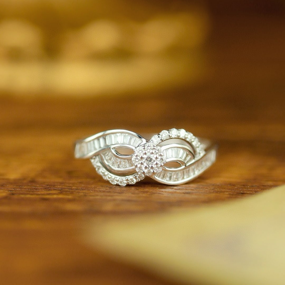 14k Gold 0.35 Ct Natural H Diamond Ring: Ref:231068265 // gold content:14k gold // ring size:7. 25us // // main gemstone:diamond // shape:multiply // carat weight:0. 35ct // clarity grade:vs-si // color:h // treatment:natural // Condition: