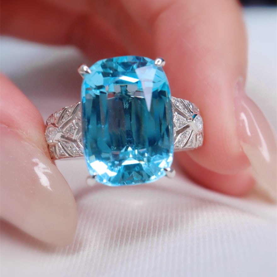 14k Gold 6.99 Ctw Natural Aquamarine & Diamond Ring: Ref:231068339 // gold content:14k gold // ring size:7. 25us // // main gemstone:aquamarine // shape:cushion // carat weight:6. 74ct // color:santa maria color // treatment:natural // // adjacent gemst