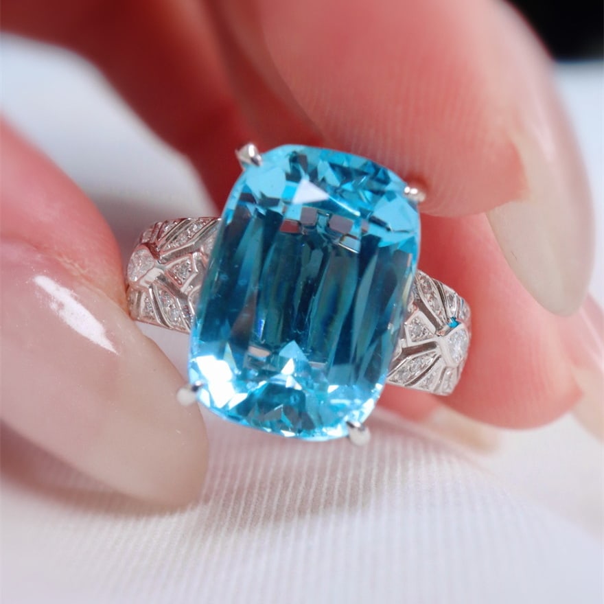 14k Gold 6.99 Ctw Natural Aquamarine & Diamond Ring - 2