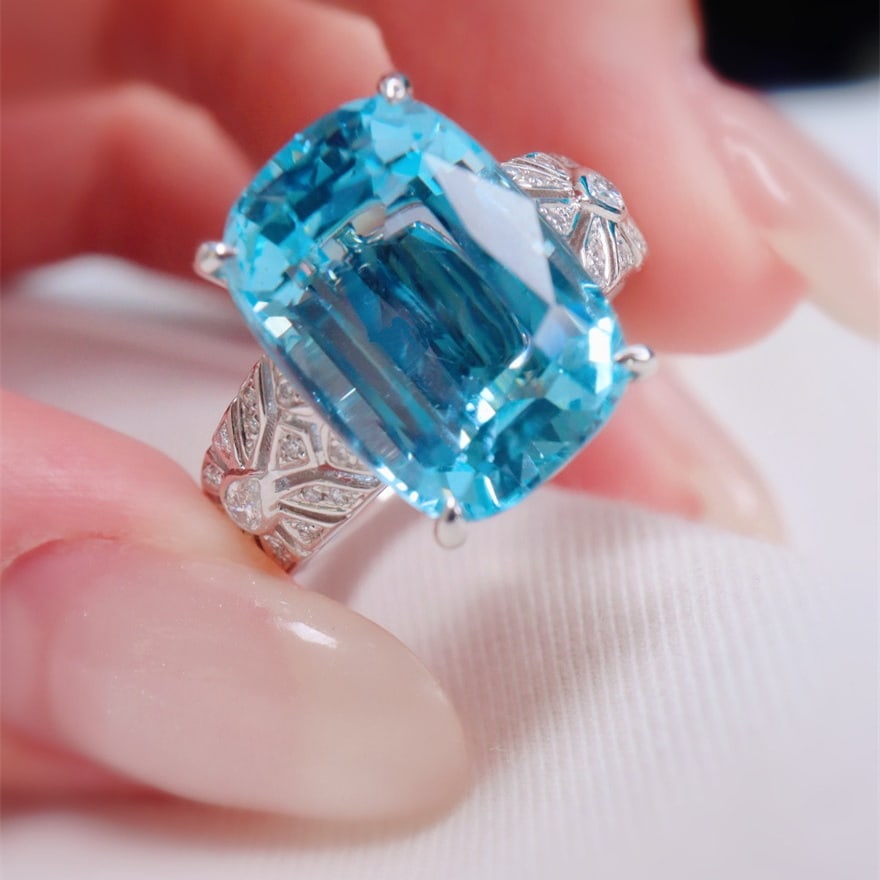 14k Gold 6.99 Ctw Natural Aquamarine & Diamond Ring - 3