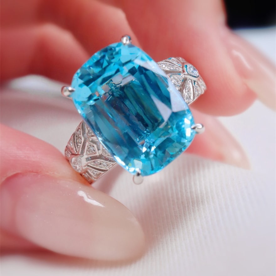 14k Gold 6.99 Ctw Natural Aquamarine & Diamond Ring - 4