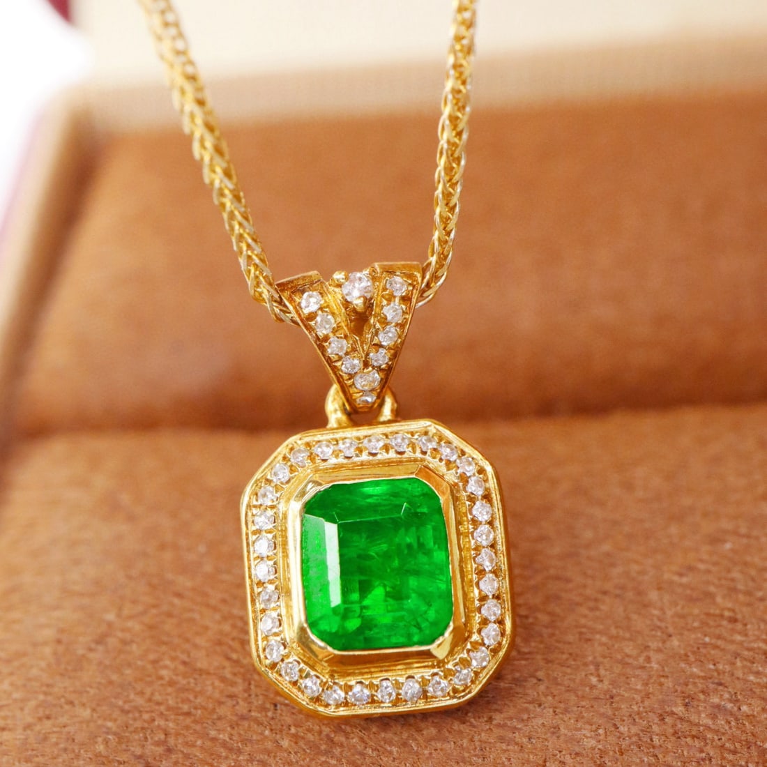 14k Gold 1.04 Ctw Vivid Green Natural Emerald & Diamond Pendant( Without Chain ) - 6